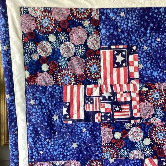 NWT Americana Hand Crafted Large Lap Quilt in Red, White and Blue - Picture 5 of 15